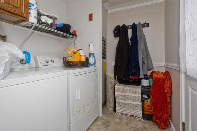 93 Grochmal Avenue 12, Springfield, MA 01151