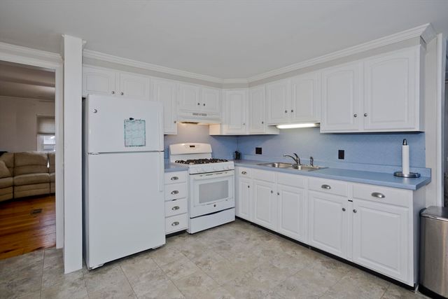 93 Grochmal Avenue 12, Springfield, MA 01151