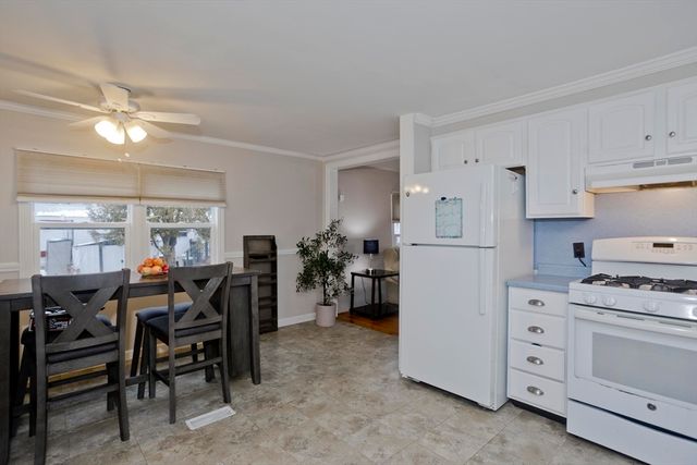 93 Grochmal Avenue 12, Springfield, MA 01151