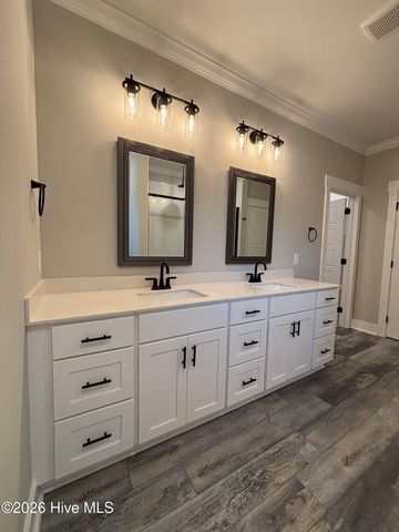 200 S Dimock Road, Washington, NC 27889