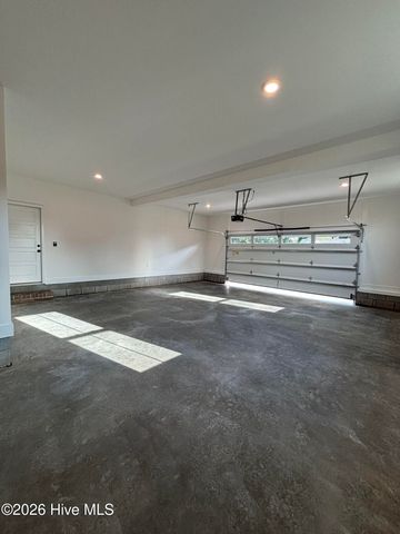 200 S Dimock Road, Washington, NC 27889