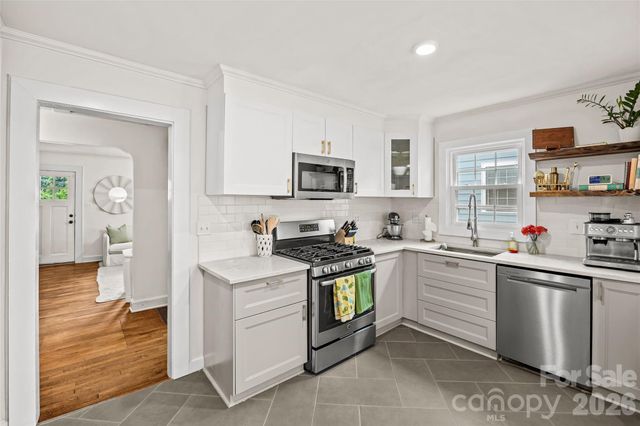 3225 Commonwealth Avenue, Charlotte, NC 28205
