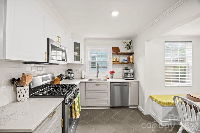 3225 Commonwealth Avenue, Charlotte, NC 28205