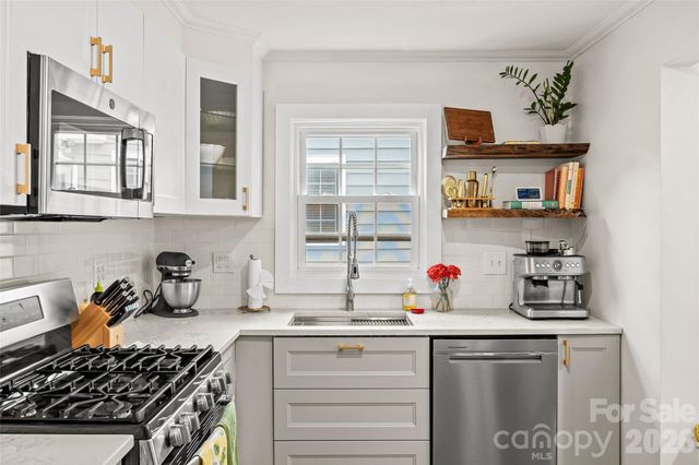 3225 Commonwealth Avenue, Charlotte, NC 28205