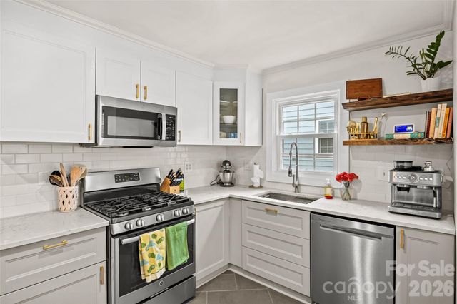 3225 Commonwealth Avenue, Charlotte, NC 28205