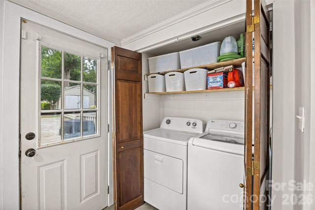 3225 Commonwealth Avenue, Charlotte, NC 28205