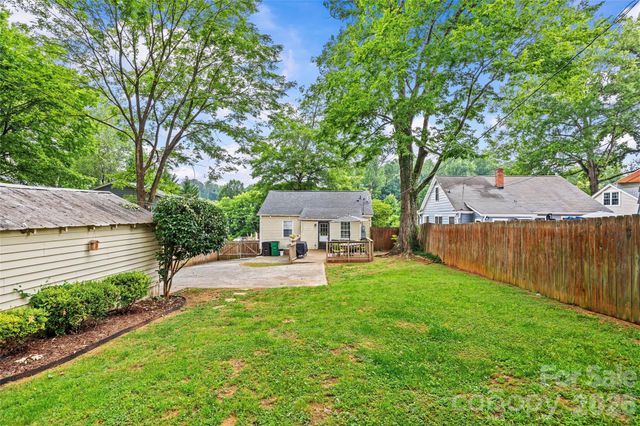 3225 Commonwealth Avenue, Charlotte, NC 28205