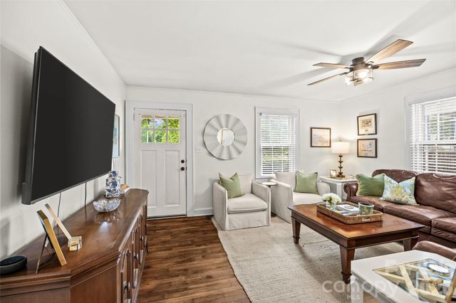 3225 Commonwealth Avenue, Charlotte, NC 28205