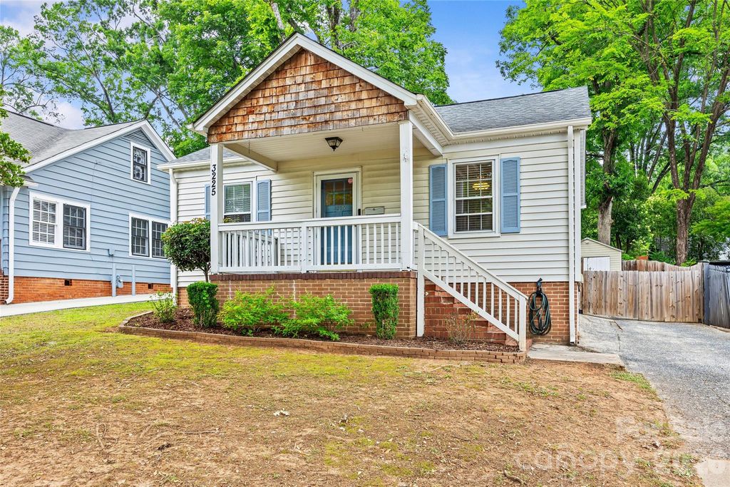 3225 Commonwealth Avenue, Charlotte, NC 28205