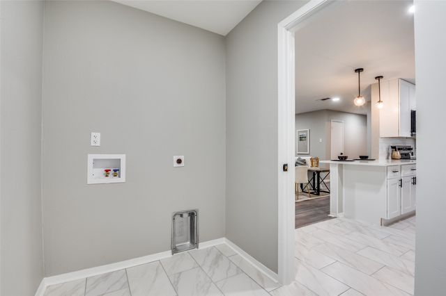 225 Highridge Drive, Desoto, TX 75115