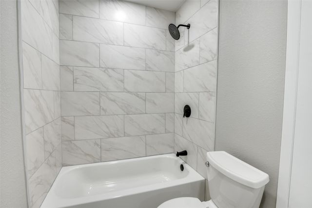 225 Highridge Drive, Desoto, TX 75115