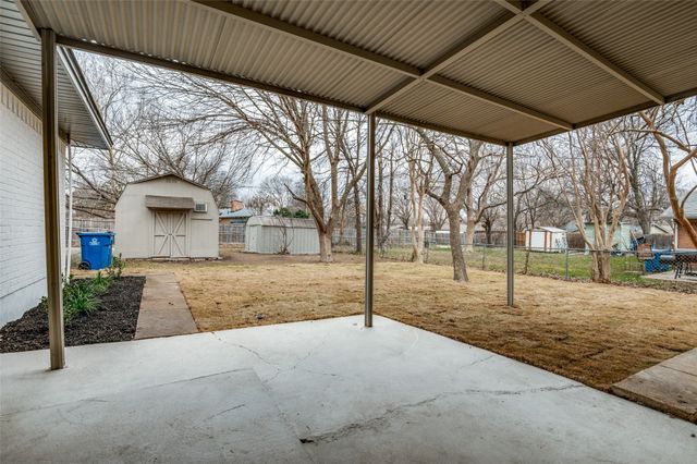 225 Highridge Drive, Desoto, TX 75115