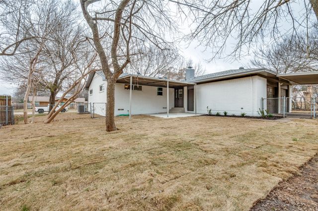 225 Highridge Drive, Desoto, TX 75115