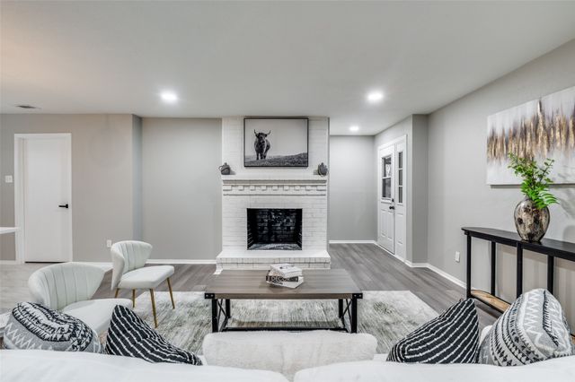 225 Highridge Drive, Desoto, TX 75115