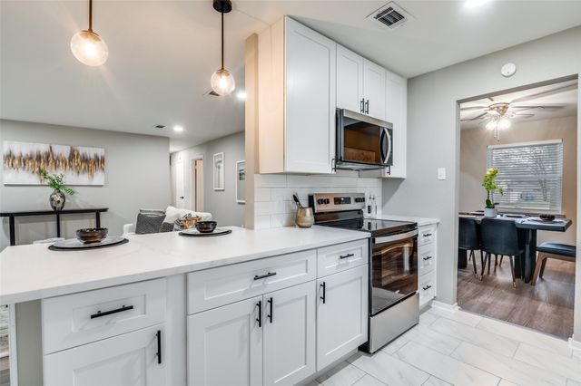 225 Highridge Drive, Desoto, TX 75115