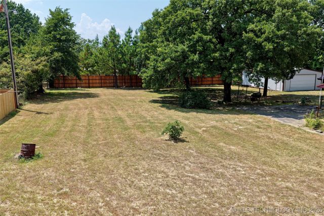 420502 E 1170 Road, Eufaula, OK 74432