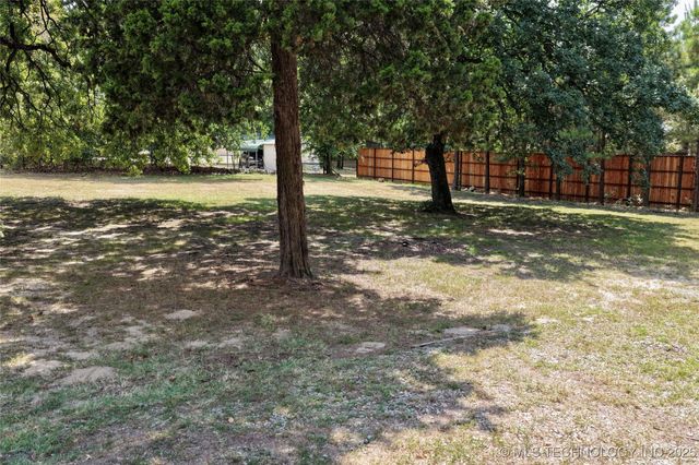 420502 E 1170 Road, Eufaula, OK 74432