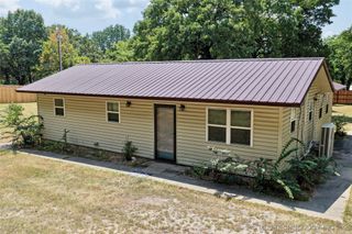 420502 E 1170 Road, Eufaula, OK 74432