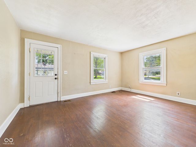 915 Woodlawn Drive, Anderson, IN 46012