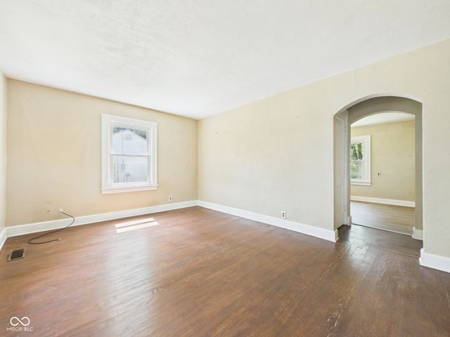 915 Woodlawn Drive, Anderson, IN 46012