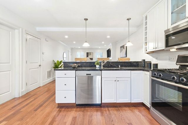 15 Belmont St 1, Boston, MA 02129