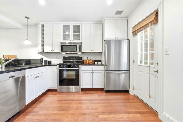 15 Belmont St 1, Boston, MA 02129