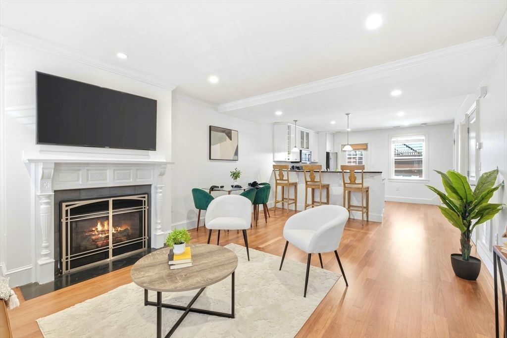 15 Belmont St 1, Boston, MA 02129