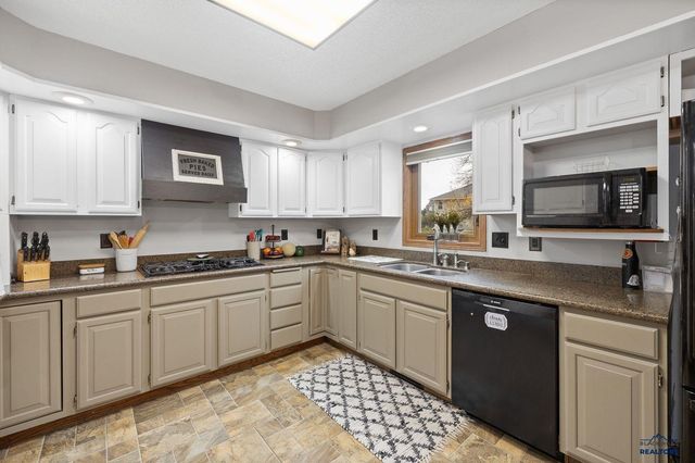 4913 RAVEN CIR, Rapid City, SD 57702