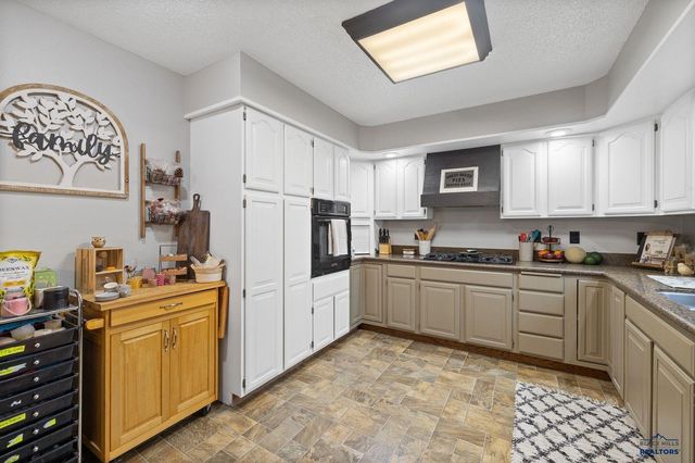 4913 RAVEN CIR, Rapid City, SD 57702