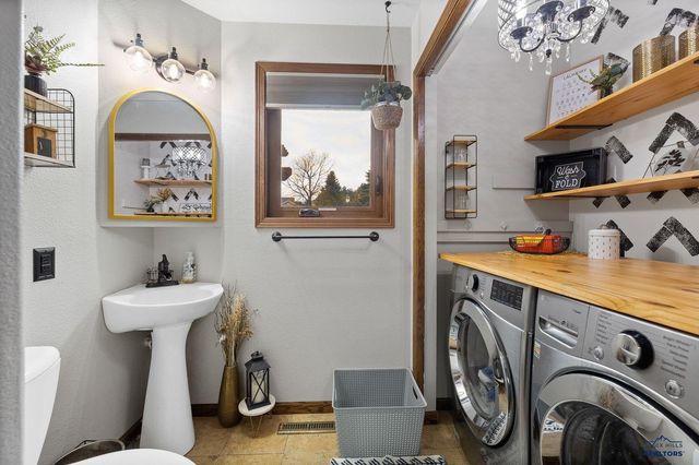 4913 RAVEN CIR, Rapid City, SD 57702