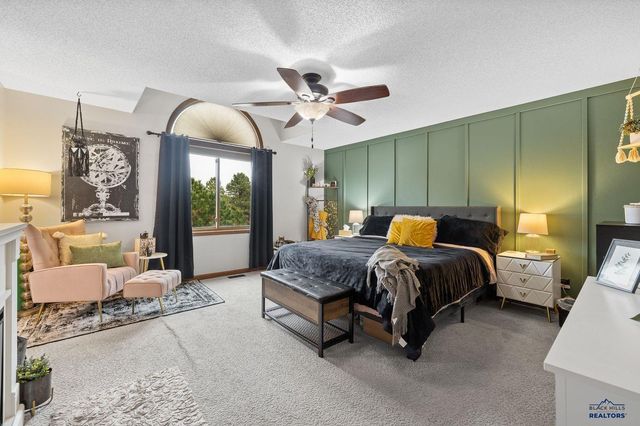 4913 RAVEN CIR, Rapid City, SD 57702