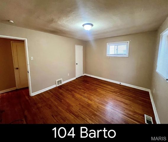 104 Barto Drive, Hazelwood, MO 63135