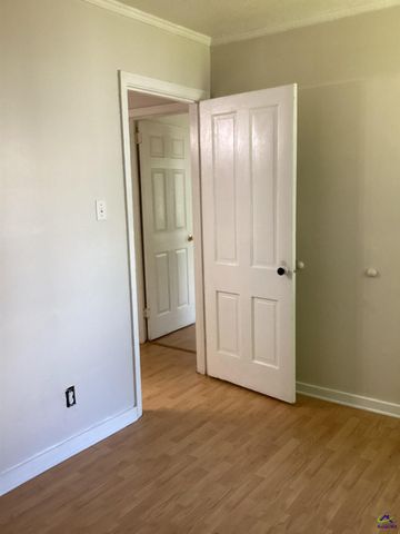 124 Meadowdale Drive, Warner Robins, GA 31088
