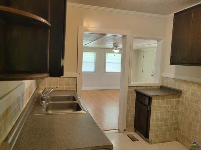 124 Meadowdale Drive, Warner Robins, GA 31088