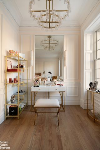 340 W 23RD Street, New York City, NY 10011