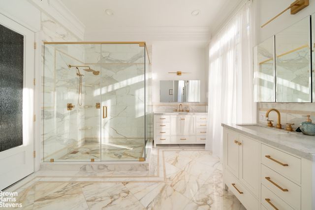 340 W 23RD Street, New York City, NY 10011