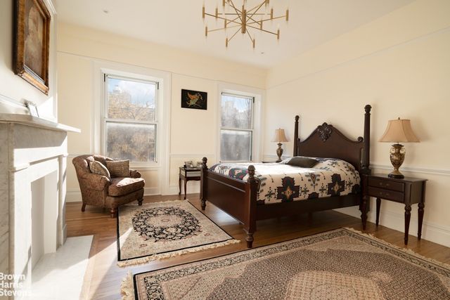 340 W 23RD Street, New York City, NY 10011