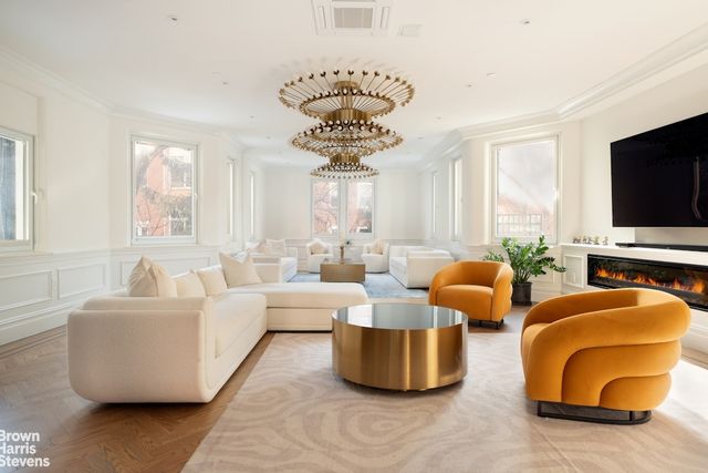 340 W 23RD Street, New York City, NY 10011