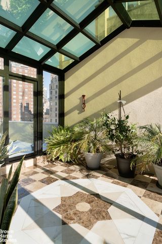 340 W 23RD Street, New York City, NY 10011