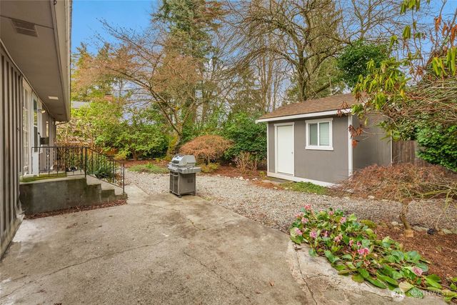 130 110th Place SE, Bellevue, WA 98004