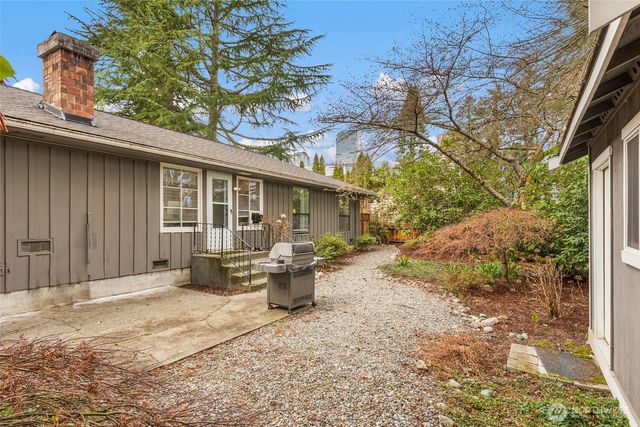 130 110th Place SE, Bellevue, WA 98004