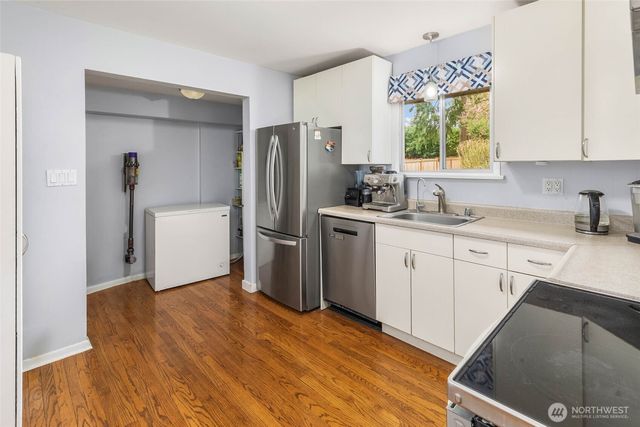 130 110th Place SE, Bellevue, WA 98004