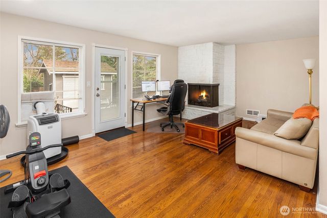 130 110th Place SE, Bellevue, WA 98004