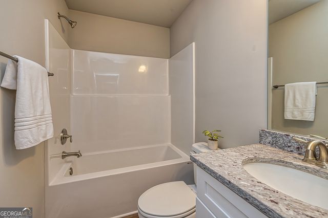 407 Barnetts Bridge Road, Jackson, GA 30233