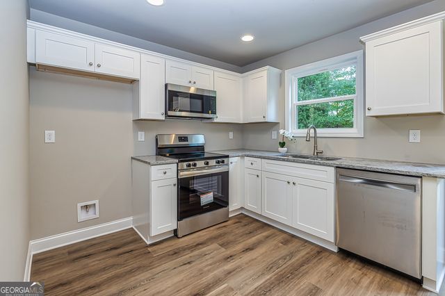 407 Barnetts Bridge Road, Jackson, GA 30233