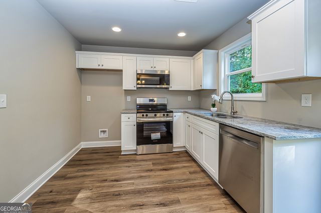 407 Barnetts Bridge Road, Jackson, GA 30233