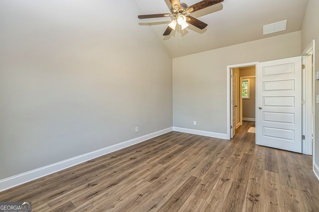 407 Barnetts Bridge Road, Jackson, GA 30233