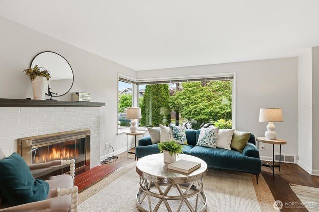 6321 18th Avenue NE, Seattle, WA 98115