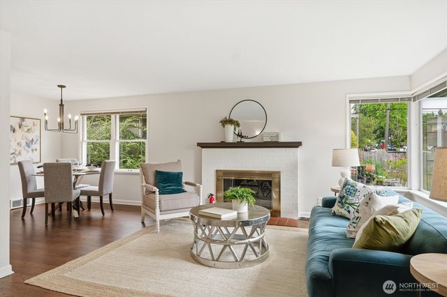 6321 18th Avenue NE, Seattle, WA 98115