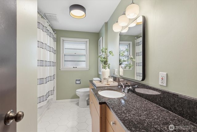 6321 18th Avenue NE, Seattle, WA 98115